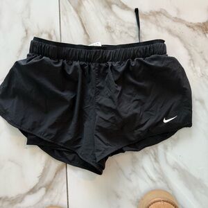 NIKE ATHLETIC running tennis shorts W SIDE SPLITS